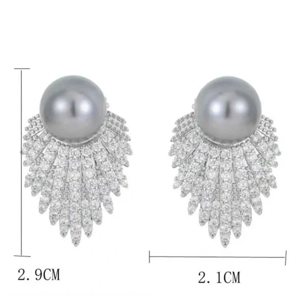 Rhinestone & Grey Pearl, simulated Stud Bridal, Wedding, Glamorous Earrings - Picture 4 of 4